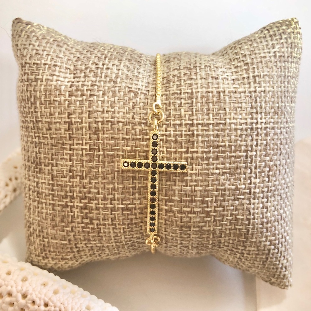 Gold plated adjustable charm bracelet 3 for $45 🌺